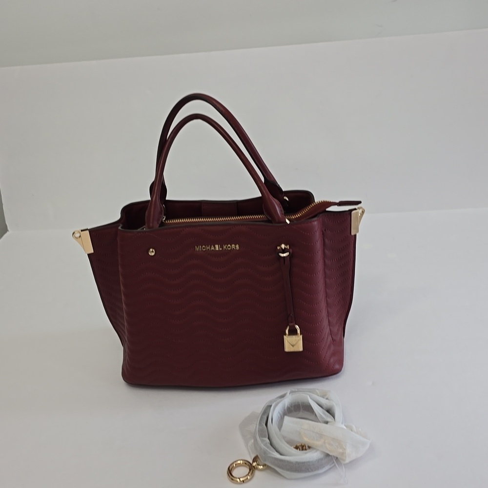 New Michael Kors Arielle MD Quilt Handbag Satchel Leather Brandy with strap